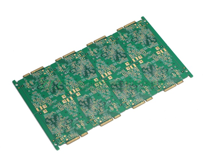 PCB 是由什么制成的？